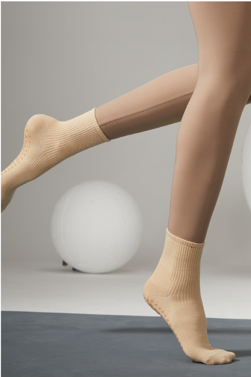 The Signature Grip Socks — AVLETICA