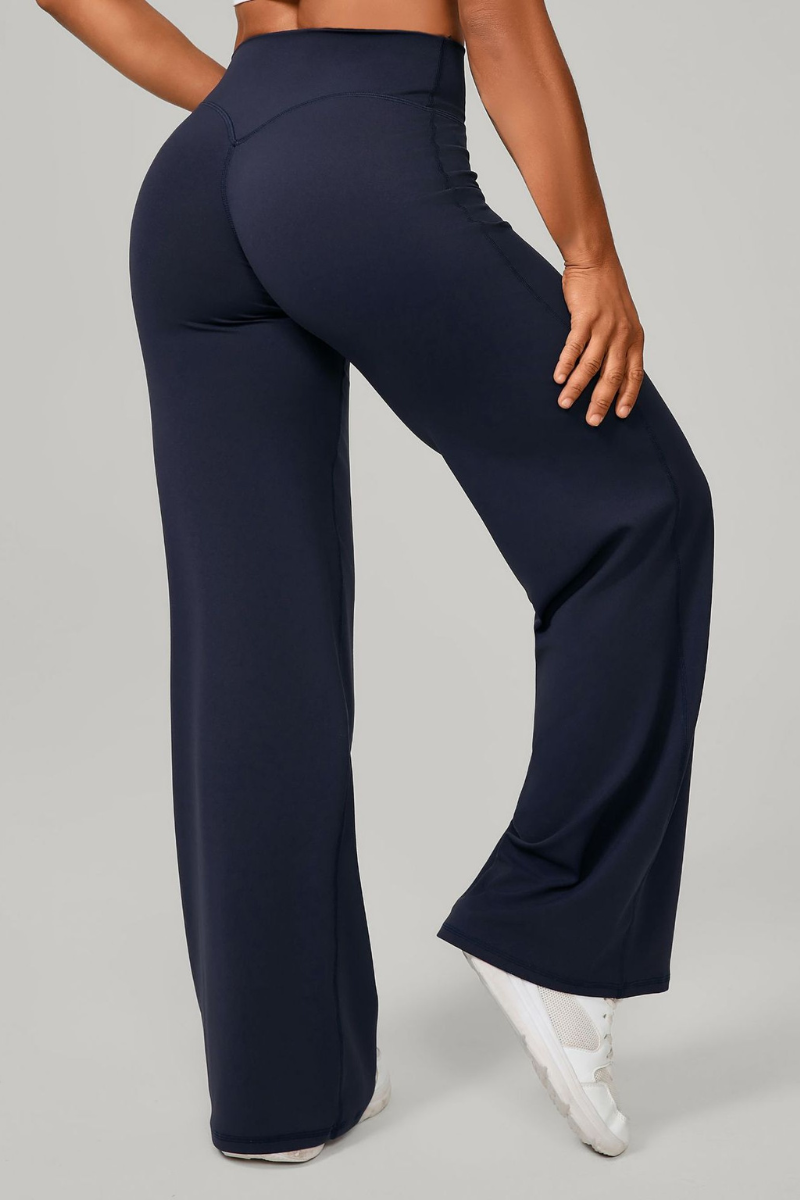 The Essential Straight-Leg Pant — AVLETICA