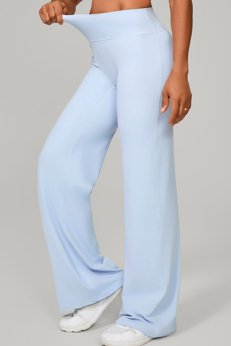 The Essential Straight-Leg Pant — AVLETICA